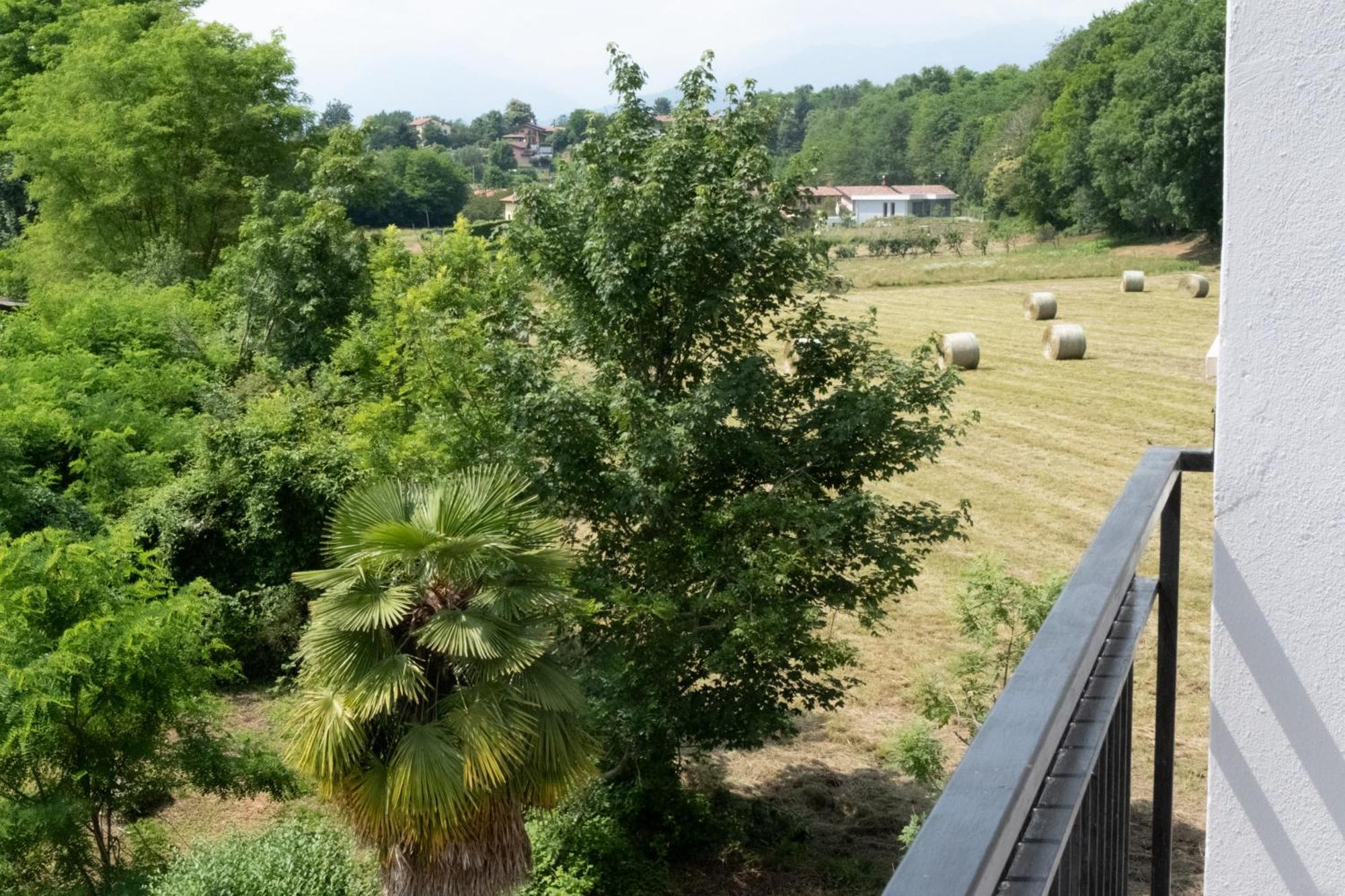 Casa Vacanze Aria Leggiuno Exteriör bild