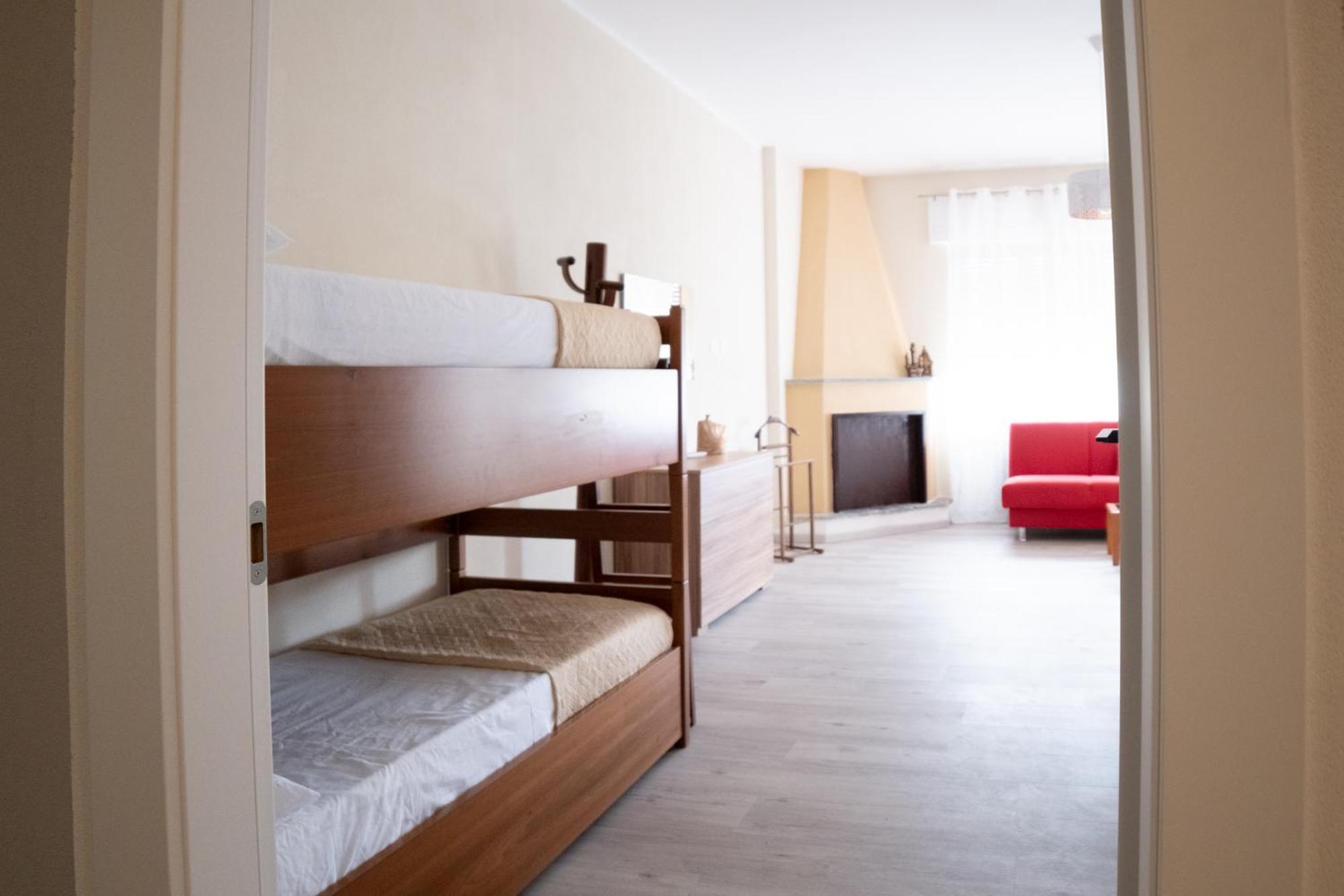 Casa Vacanze Aria Leggiuno Exteriör bild