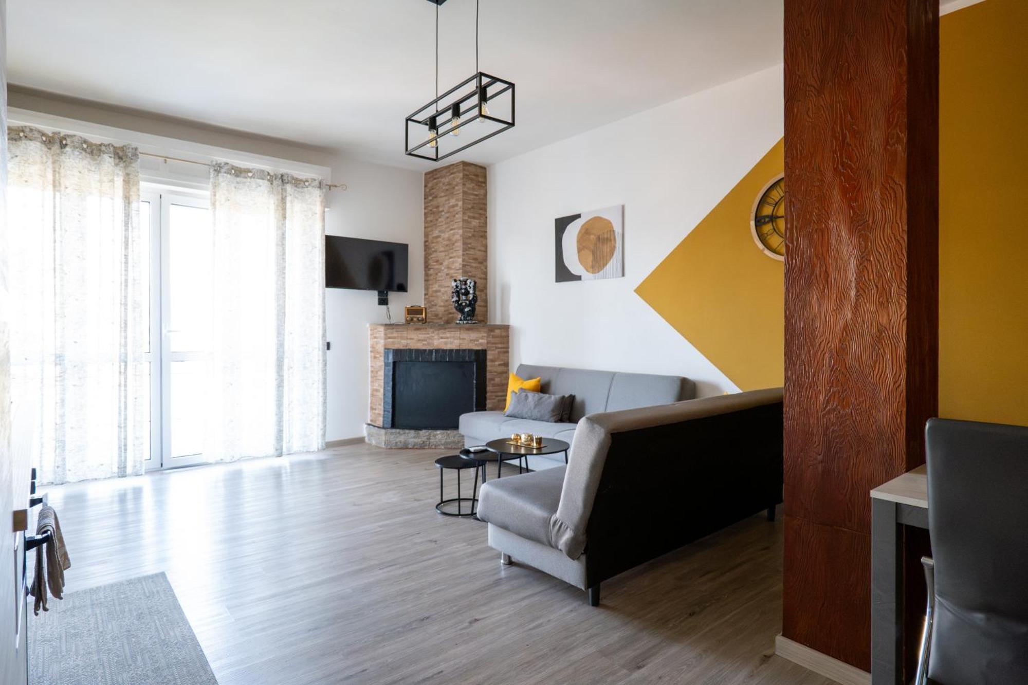 Casa Vacanze Aria Leggiuno Exteriör bild